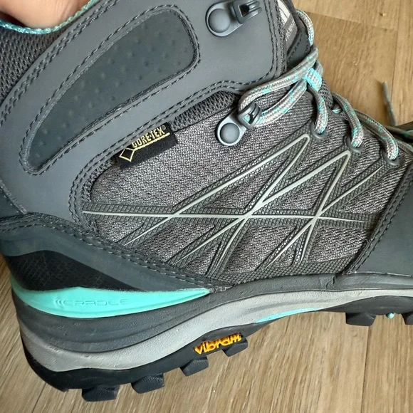 The North Face Women's Hedgehog Fastpack Mid GTX hiking boots Teal and Greyhound - Picture 3 of 6